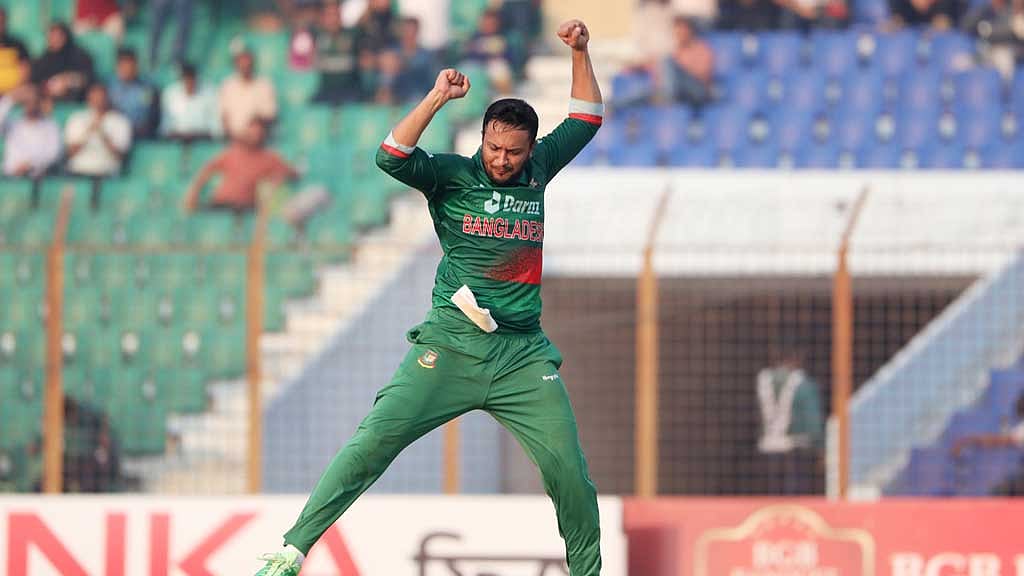 তিন আসনে নৌকা চান সাকিব