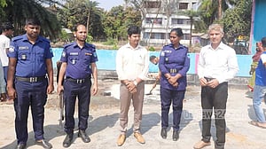 চুয়াডাঙ্গায় মুড়ির চালে ইঁদুর ও পাখির বিষ্ঠা, জরিমানা