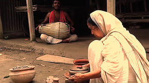 প্রথম প্রামাণ্যচিত্র পুরস্কার পেলেন যারা