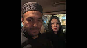 চিত্রনায়িকা মাহিয়া মাহী ও তার স্বামীর বিরুদ্ধে দুই মামলা