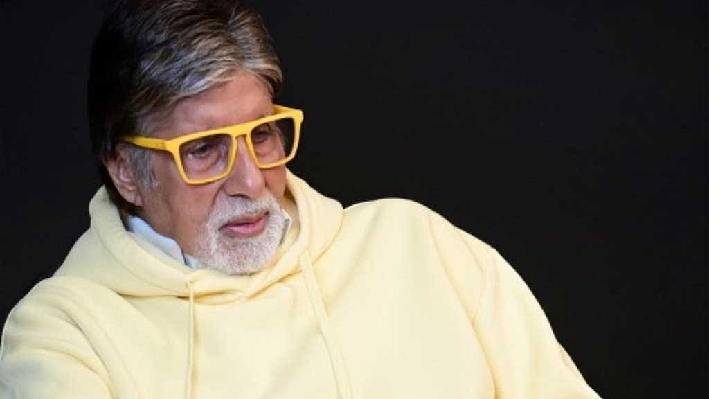 পাঁজরে চোট পেয়েছেন অমিতাভ, শ্বাস নিতে কষ্ট