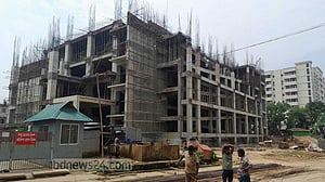 নিরাপত্তা ব্যবস্থা ছাড়া ওসমানী হাসপাতালের ভবন নির্মাণ চলছে