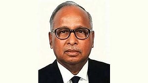 ২৭ লাখ ৮৬ হাজার টাকা রাষ্ট্রীয় কোষাগারে ফেরত দিলেন জমির উদ্দিন সরকার