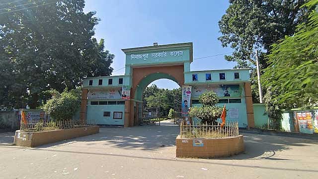 দিনাজপুরে ট্রাকের সঙ্গে ভ্যানের সংঘর্ষে প্রাণ গেল কলেজছাত্রীর