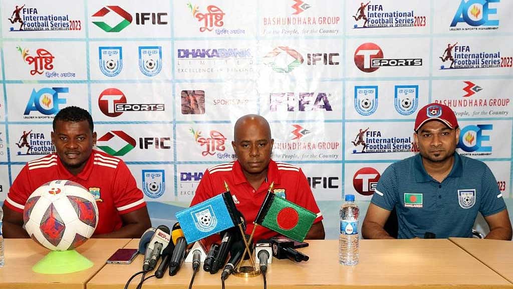 মাঝমাঠে বাংলাদেশকে ‘ঘায়েল’ করার ছক সিশেলস কোচের