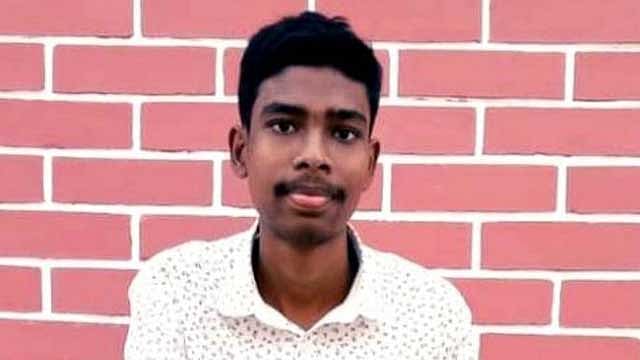 লক্ষ্মীপুরের ভ্যানচালকের ছেলে মেডিকেল ভর্তি পরীক্ষায় উত্তীর্ণ