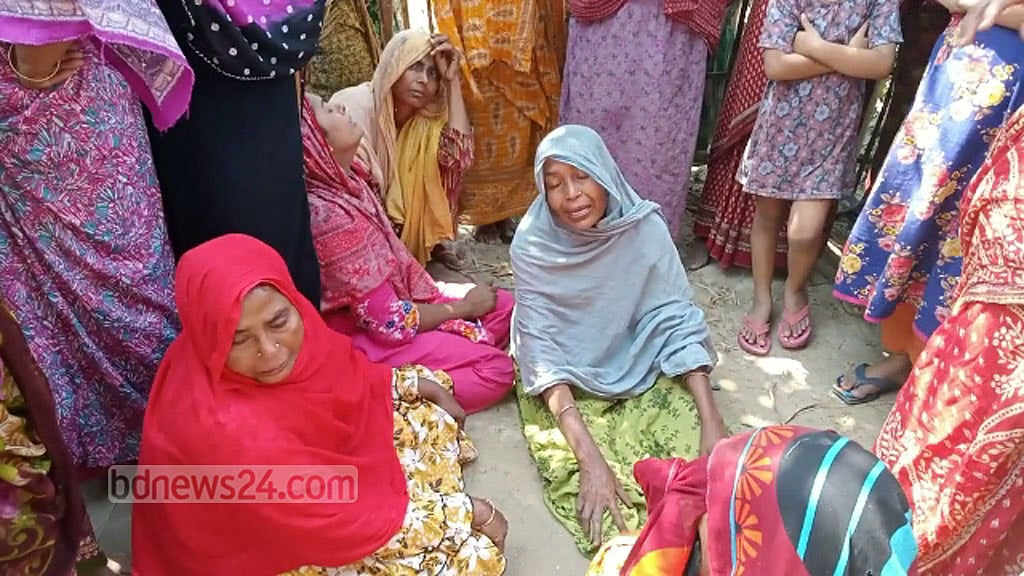 জয়পুরহাটে গৃহবধূর ঝুলন্ত লাশ, স্বামীর বিরুদ্ধে মামলা