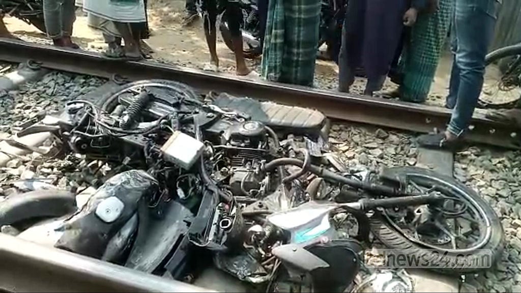 রাজবাড়ীতে অননুমোদিত রেল ক্রসিংয়ে ট্রেনের ধাক্কায় ব্যবসায়ী নিহত