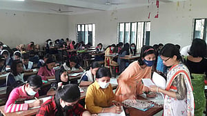 মৌলভীবাজারে মাতৃভাষায় পরীক্ষা দিল শতাধিক মণিপুরি শিক্ষার্থী