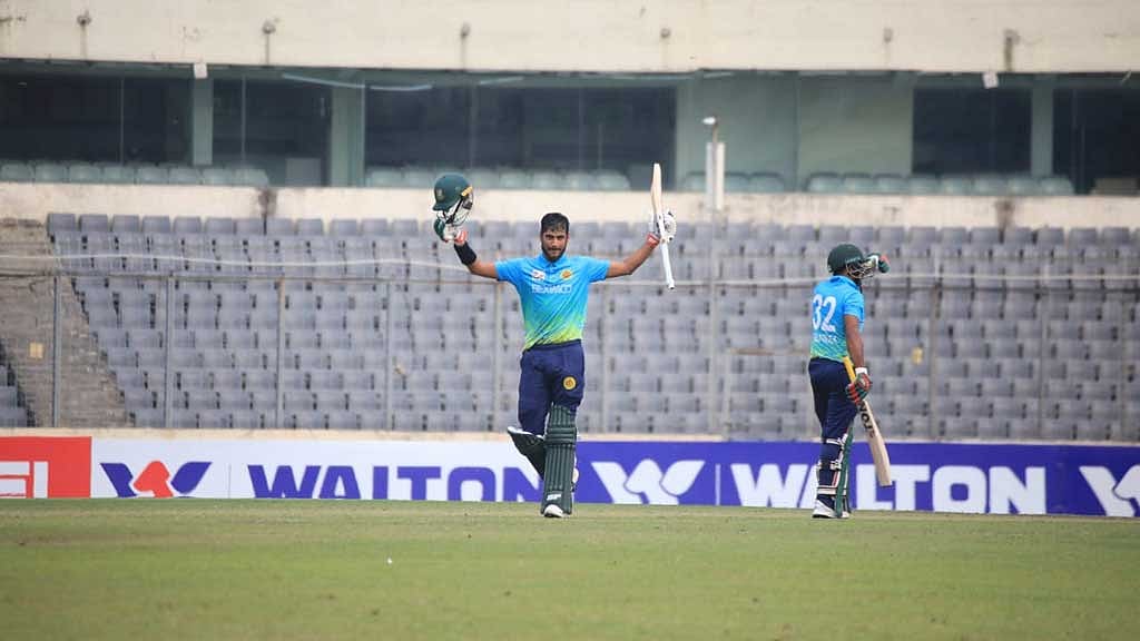 নাঈম শেখের বিধ্বংসী সেঞ্চুরিতে মোহামেডানকে হারাল আবাহনী