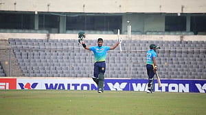 নাঈম শেখের বিধ্বংসী সেঞ্চুরিতে মোহামেডানকে হারাল আবাহনী