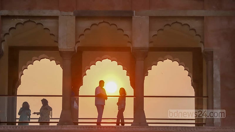 লালবাগ কেল্লার ঐতিহাসিক হাম্মাম খানা সংস্কারে বাংলাদেশের সংস্কৃতি বিষয়ক মন্ত্রণালয়কে সহায়তা করে যুক্তরাষ্ট্র। সংস্কার ও পুনরুদ্ধারের কাজ শেষে বুধবার তা উদ্বোধন করা হয়। ছবি: আসিফ মাহমুদ অভি