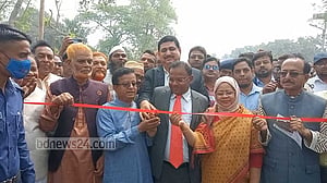 সোনামসজিদ দিয়ে ফের যাত্রী চলাচল শুরু তিন বছর পর