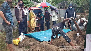 হত্যা সন্দেহে ছয় মাস পর কিশোরীর লাশ কবর থেকে উত্তোলন