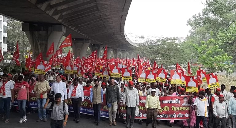 ভারতে পেঁয়াজের দাম নিয়ে কৃষক বিক্ষোভ, ২০০ কিলোমিটার পদযাত্রা
