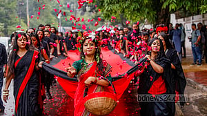 প্রাচ্যনাটের ‘লালযাত্রা’