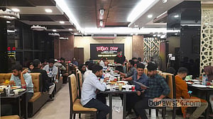 বিতর্ক ছাপিয়ে ইফতারে জমজমাট সুলতান'স ডাইন