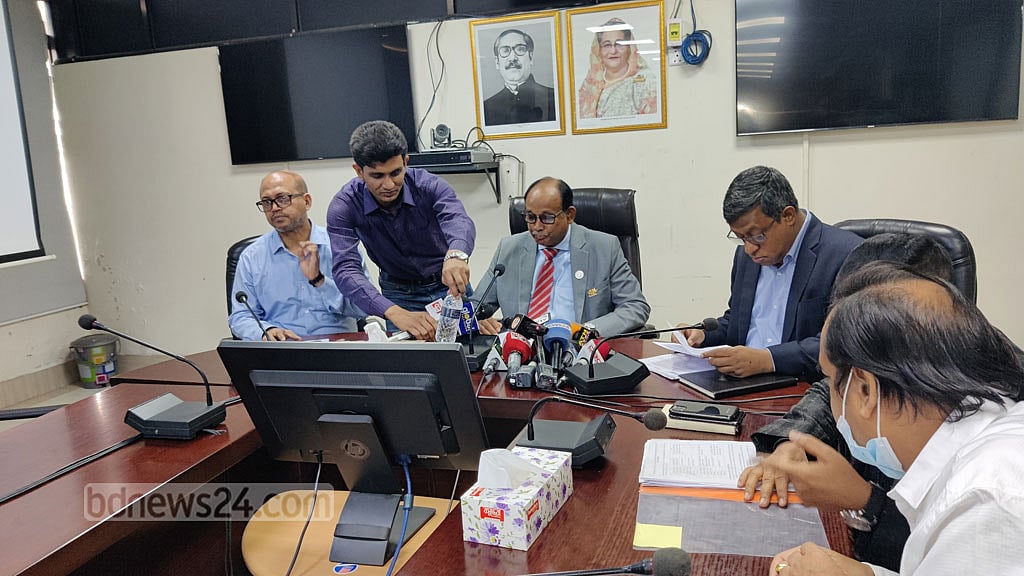 ঈদের ট্রেনের সব টিকেট অনলাইনে, ভোগান্তি কমার আশা মন্ত্রীর