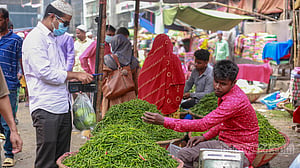 স্বয়ংসম্পূর্ণতায় আছি, স্বয়ংসম্পূর্ণতায় নেই