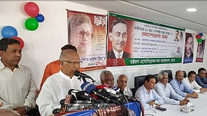 পকেট ভরবে ‘সরকার দলীয়’ চিকিৎসকদের, বিপদ হবে জনগণের: মোশাররফ