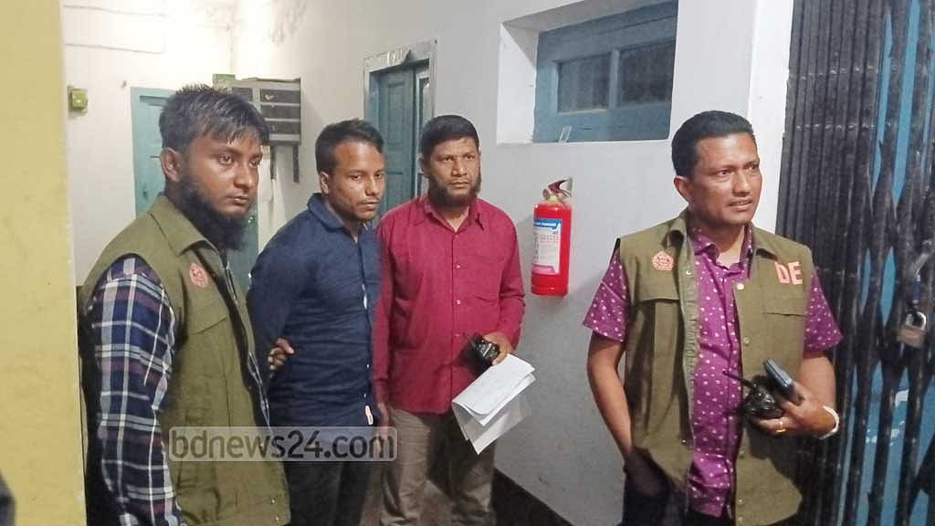 মেহেরপুরে মোটরসাইকেল ছিনতাইয়ে জড়িত ‘ভুয়া পুলিশ’ আটক