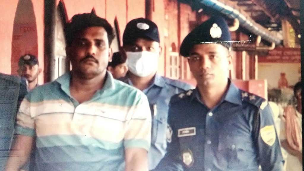 চট্টগ্রামে ট্রেনের সঙ্গে হিউম্যান হলারের ধাক্কা, চালক গ্রেপ্তার