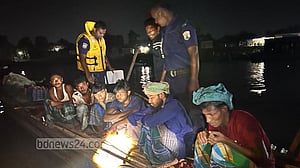 মেঘনায় জাটকা ধরায় ৩৩ জেলে আটক, ২২ জনের কারাদণ্ড