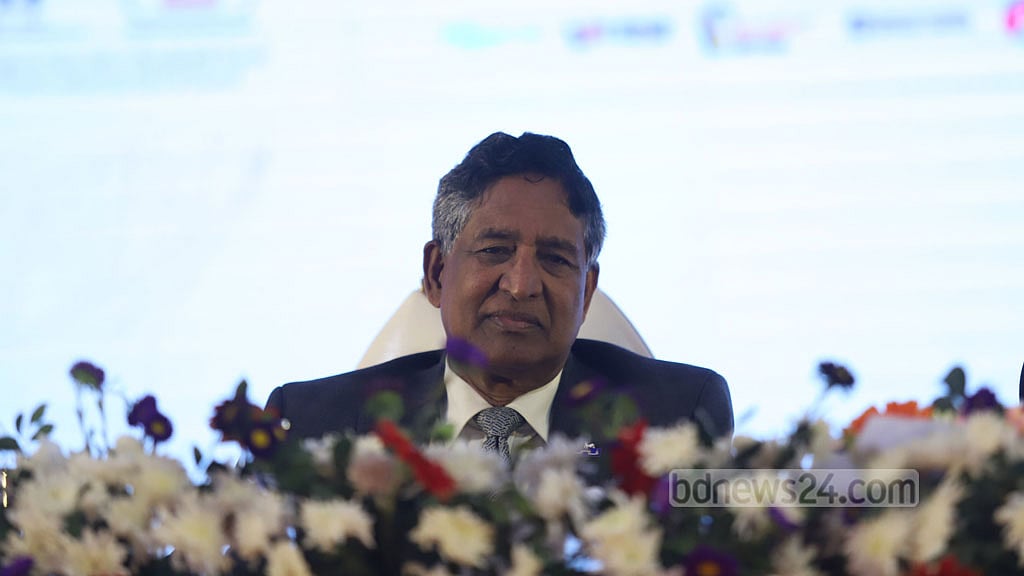 মুরগির চড়া দাম, সমাধানের পথ হাতড়াচ্ছেন কৃষিমন্ত্রী
