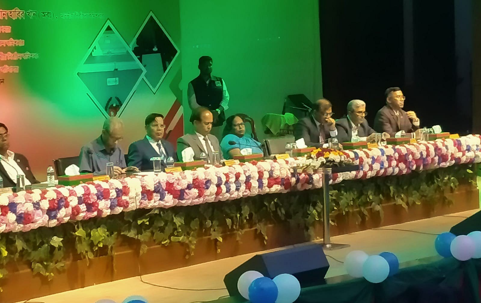 সঙ্কট রয়ে গেছে, রাজনৈতিক ঐকমত্য জরুরি হয়ে পড়েছে: সিইসি