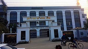 প্রবেশনে মুক্তি: শর্ত মুক্তিযুদ্ধ ও বঙ্গবন্ধুর ছবি আঁকা, বই পড়া