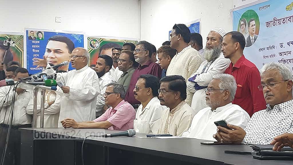 ‘ব্যর্থতার দায়’ অন্যের ঘাড়ে চাপাচ্ছে সরকার: মোশাররফ