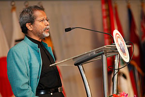 বোঝার ভুলে ইতিহাস বিকৃতির অভিযোগ: অধ্যাপক ইমতিয়াজ