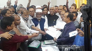 জাহাঙ্গীর সরে দাঁড়াবেন, বিশ্বাস আজমতের