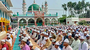 সহযোগিতা ও সহমর্মিতায় ঈদ উদযাপনের আহ্বান কাদেরের