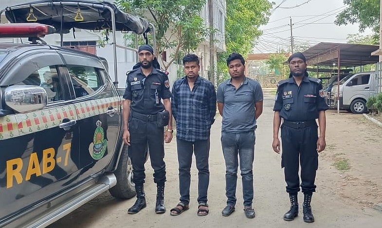 চন্দনাইশে সাংবাদিকের উপর ‘হামলাকারী’ দুজন গ্রেপ্তার
