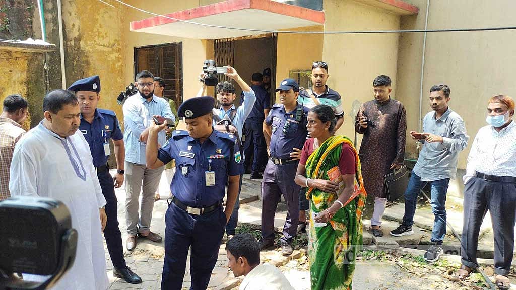 বগুড়ায় প্রধান ডাকঘরের অফিস সহায়ক খুন