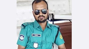 বরিশালে বাসচাপায় পুলিশের এসআই ও দুদক কর্মকর্তা নিহত