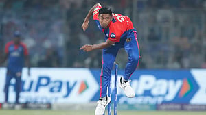 আবারও খরুচে মুস্তাফিজ