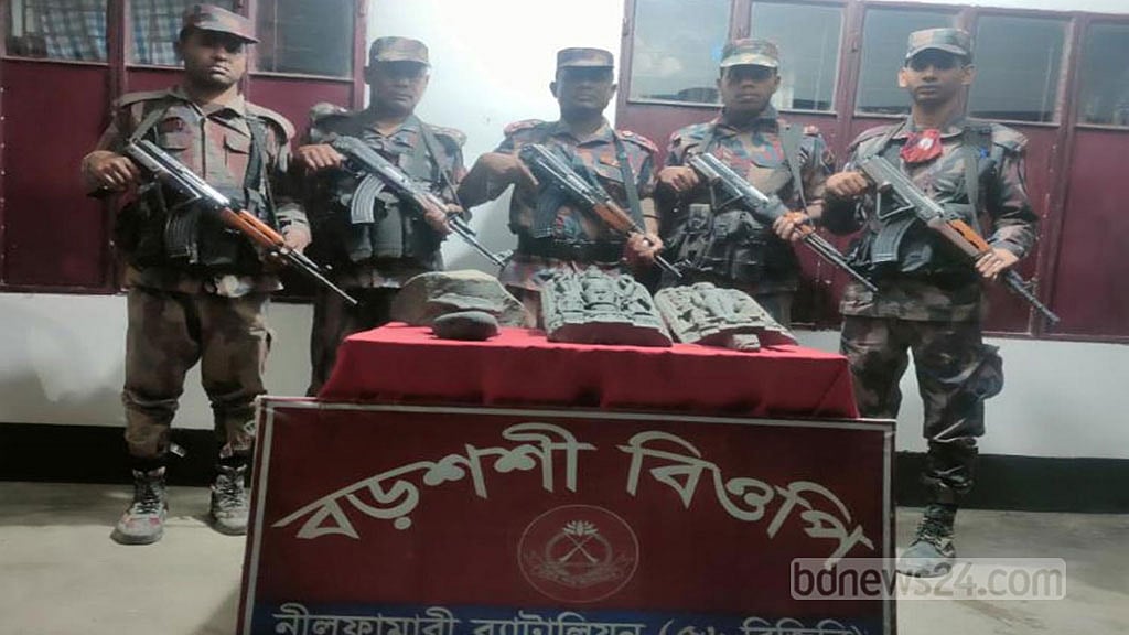 পঞ্চগড় থেকে ৩৩ লাখ টাকা মূল্যের কষ্টি পাথরের মূর্তি উদ্ধার