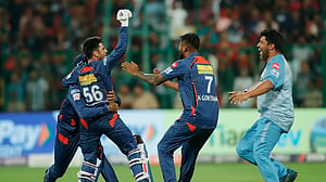 পুরানের তাণ্ডব, নাটকীয় লড়াইয়ে ১ উইকেটে জয় লক্ষ্ণৌর