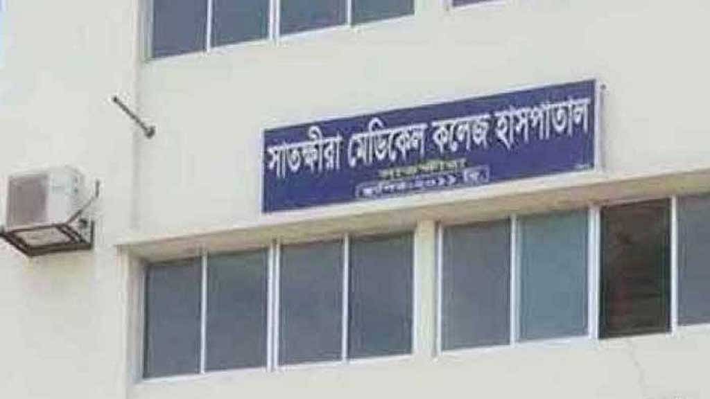 সাতক্ষীরায় তিন বাইকের সংঘর্ষ, বাবা-ছেলেসহ নিহত ৩