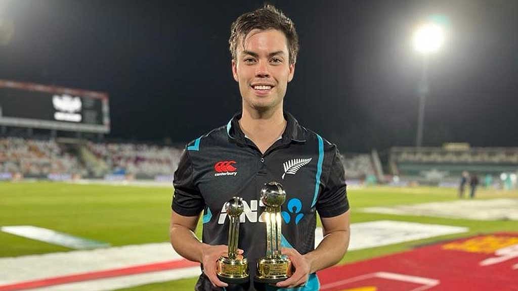 ‘অসাধারণ ও স্পেশাল ইনিংস, চাপম্যানকে টুপি খোলা অভিনন্দন’