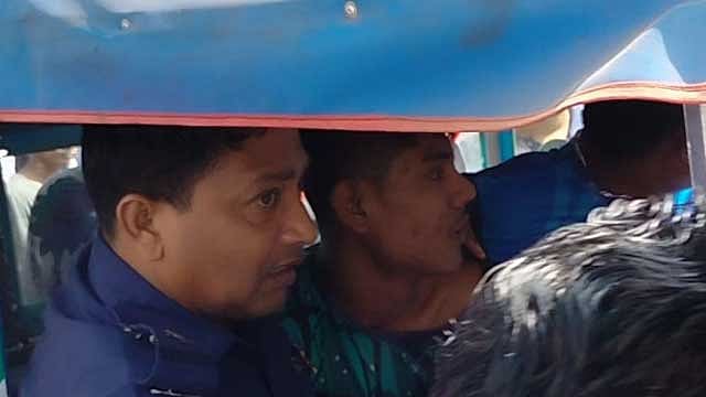 মারামারি থামাতে গিয়ে ছুরিকাঘাতে নিহত, আটক ৪