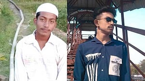 গাড়ির পেছনে মোটরসাইকেলের ধাক্কা, নিহত ২ কিশোর