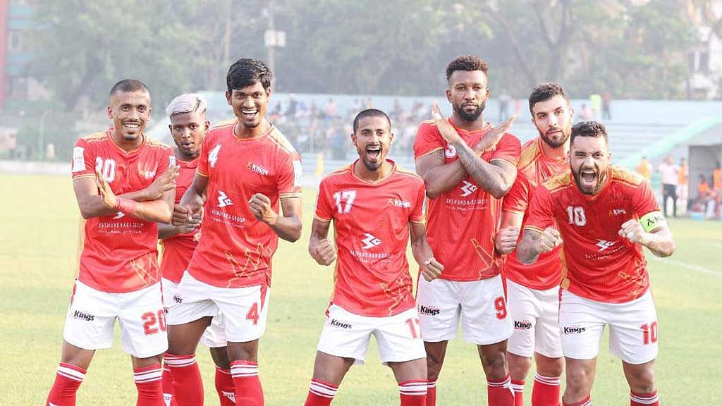 সেনাবাহিনীকে হারিয়ে সেমি-ফাইনালে বসুন্ধরা কিংস
