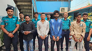 স্ত্রীর সঙ্গে ‘সম্পর্কে জড়াতে’ চাওয়ায় বন্ধুকে গলা কেটে হত্যা