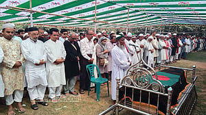 গণস্বাস্থ্যের সবুজ আঙ্গিনায় চিরঘুমে জাফরুল্লাহ