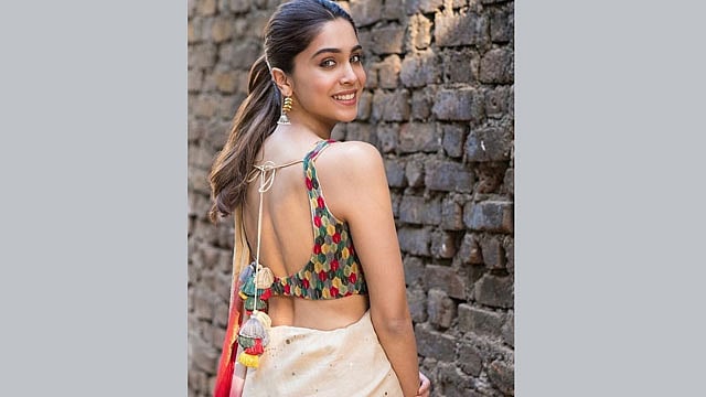 গুপ্তচরদের দুনিয়ায় কে এই শর্বরী?