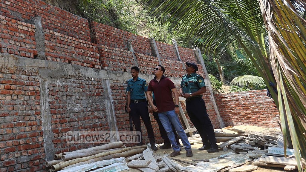 পাহাড় কেটে কাউন্সিলরের গরুর খামার, ভাঙল জেলা প্রশাসন