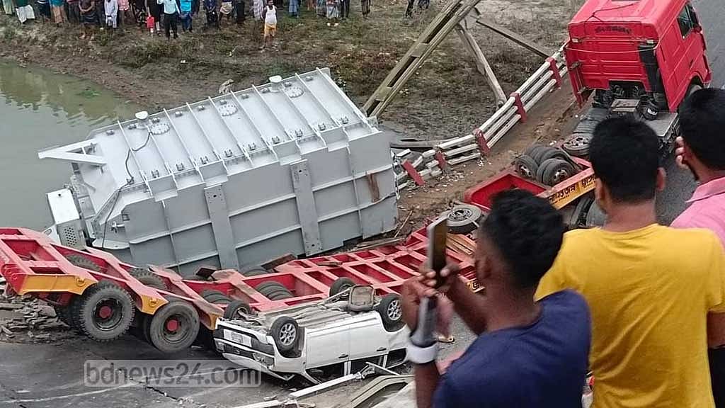 ভেঙেছে ঢাকা-ময়মনসিংহ মহাসড়কের লোহার সেতু